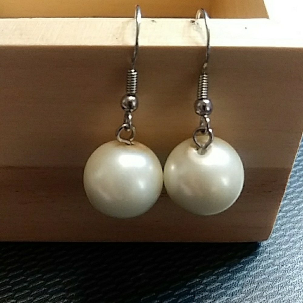 Pearl earrings